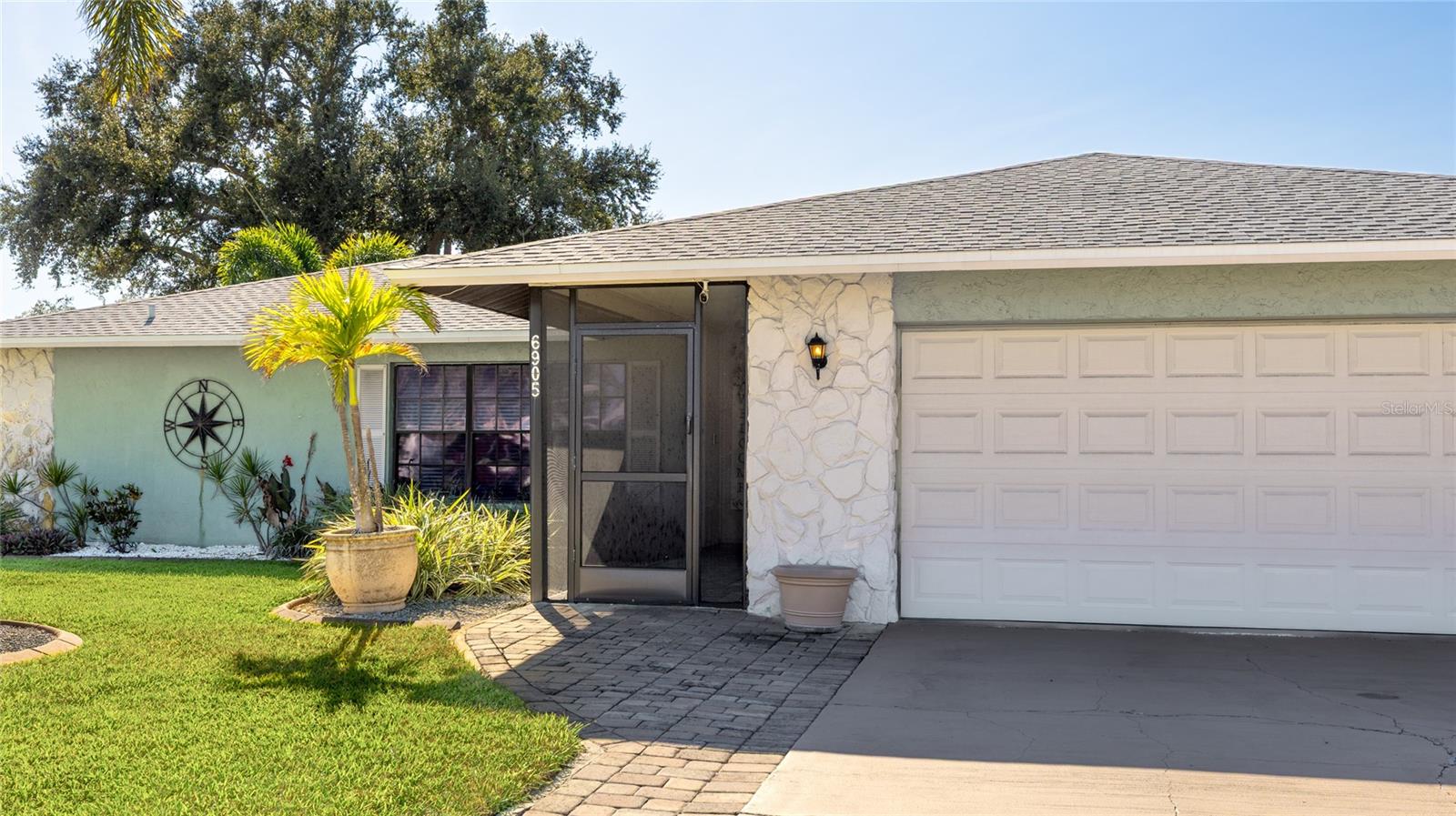 Image 5 of 37 For 6905 22nd Avenue W