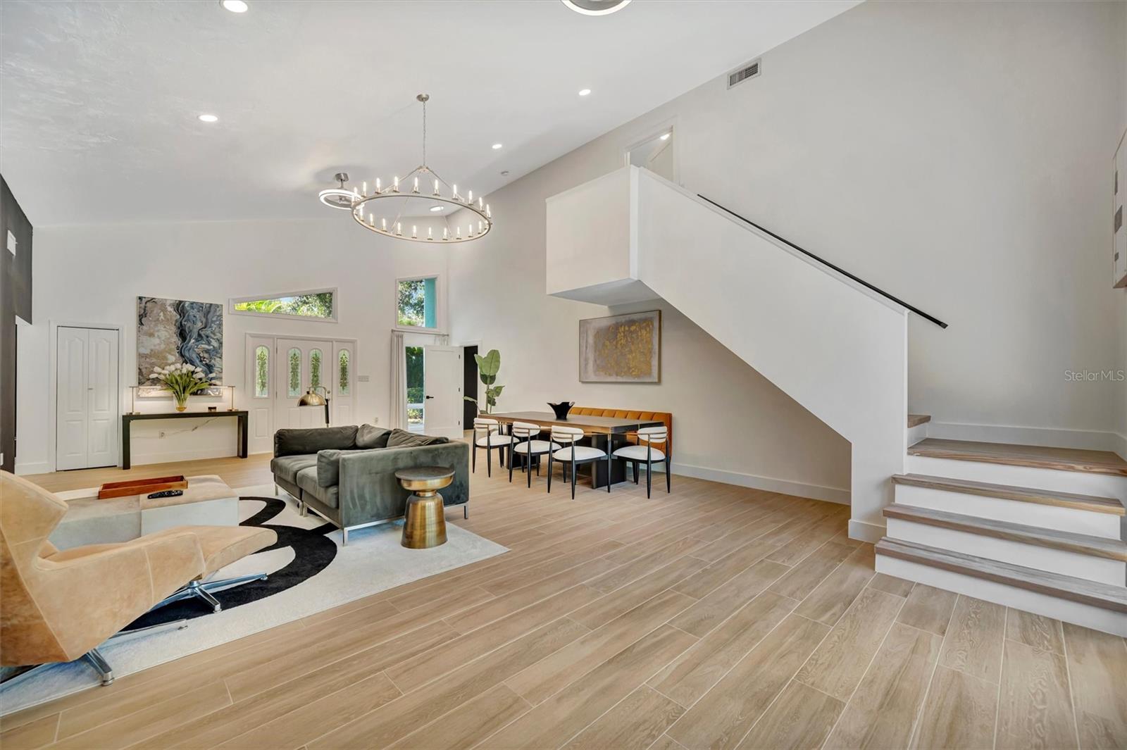 Image 15 of 99 For 403 Longbow Trail