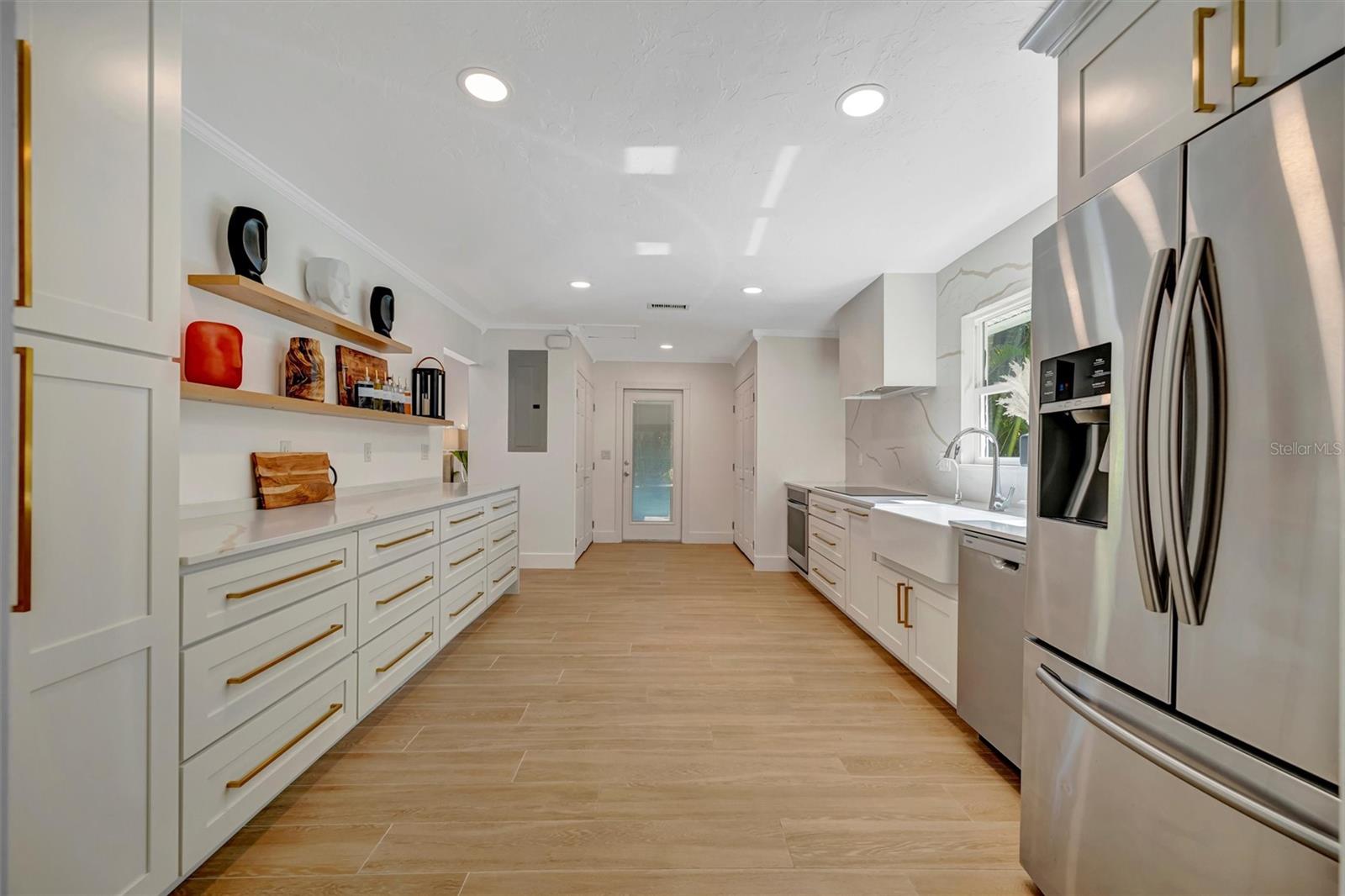 Image 21 of 99 For 403 Longbow Trail