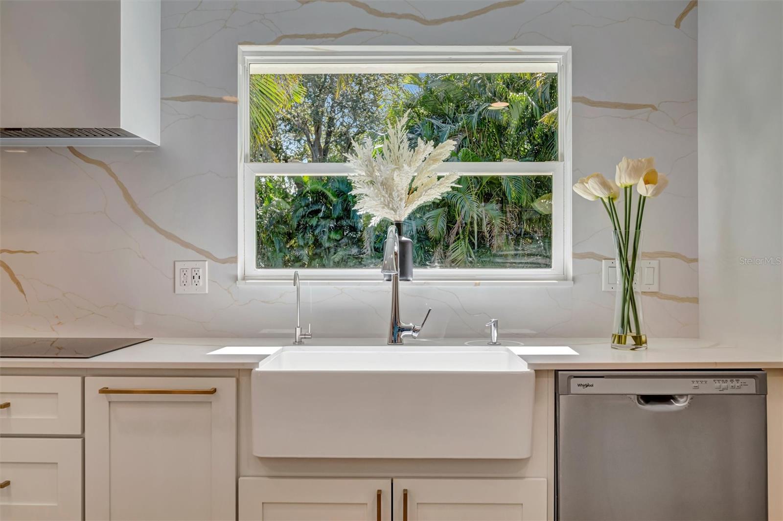 Image 24 of 99 For 403 Longbow Trail