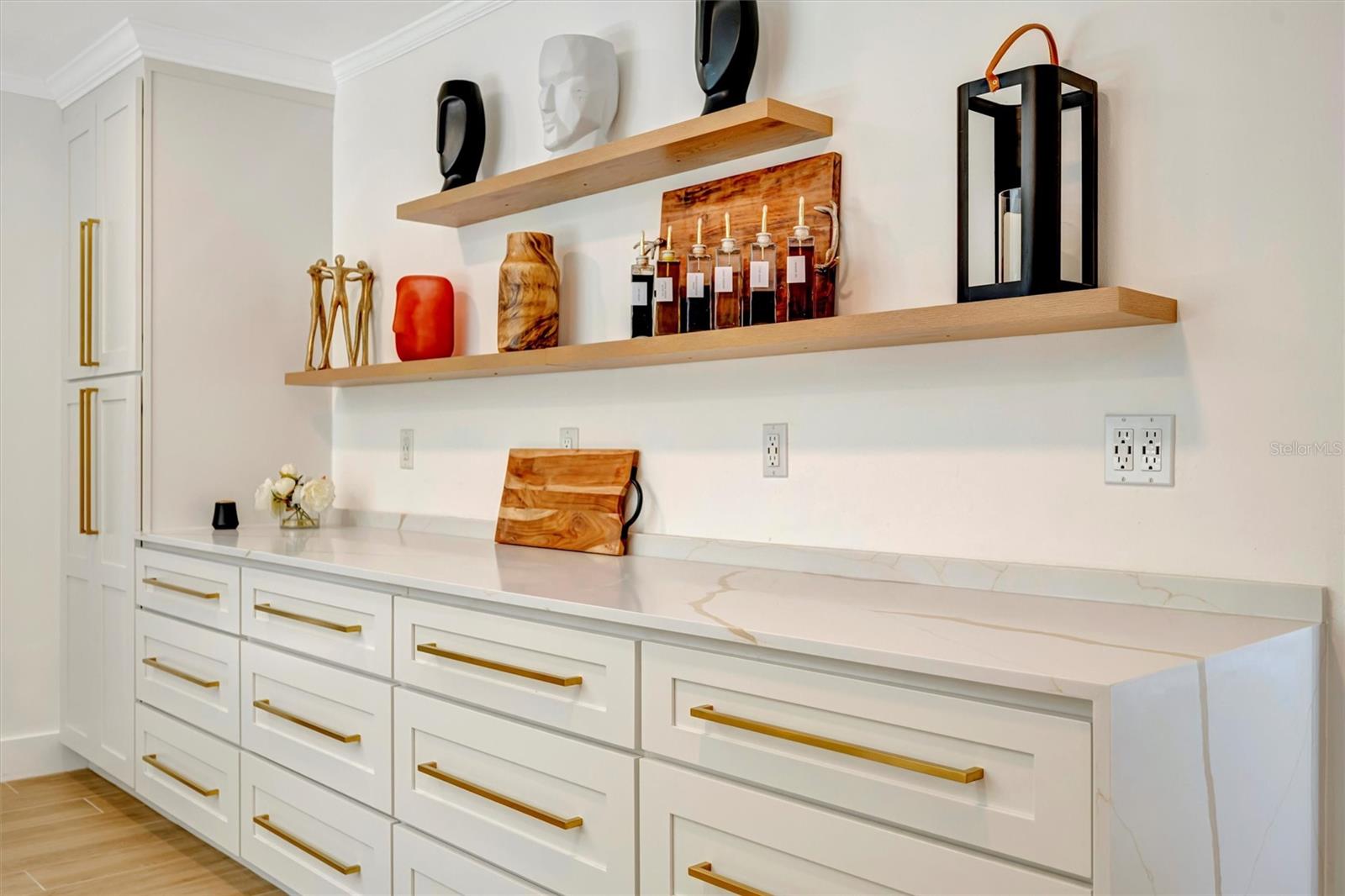 Image 32 of 99 For 403 Longbow Trail