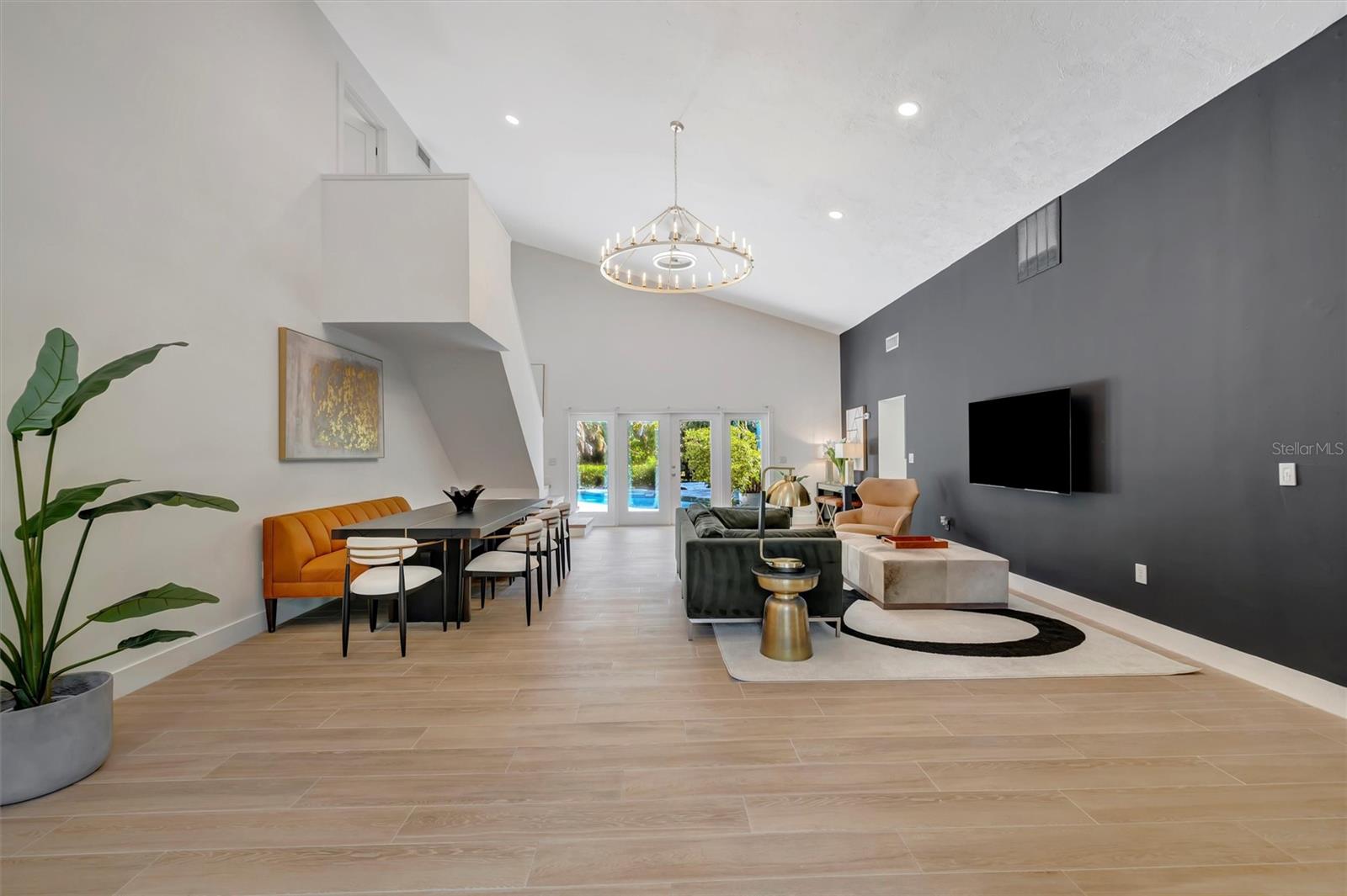 Image 4 of 99 For 403 Longbow Trail