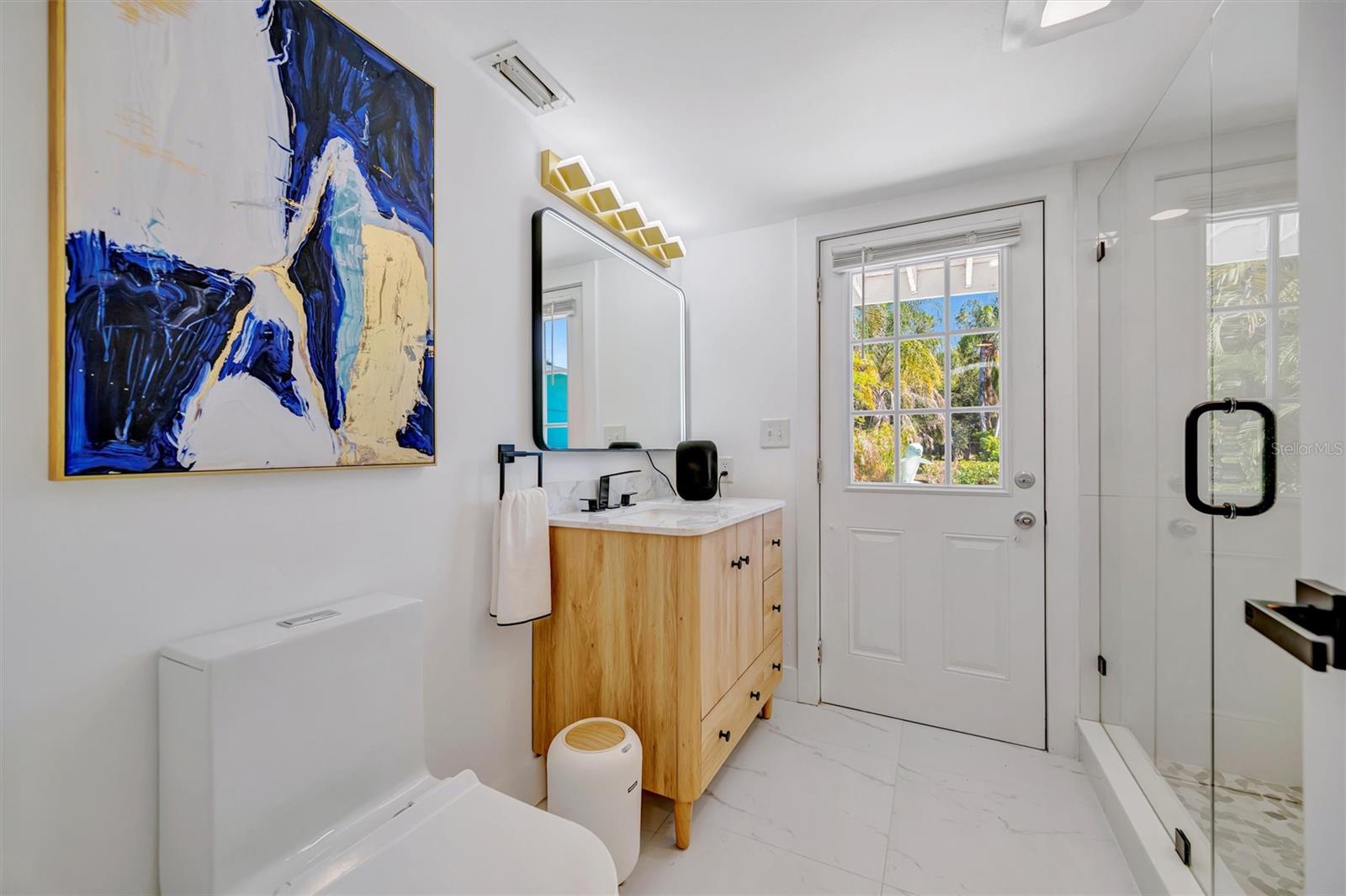 Image 44 of 99 For 403 Longbow Trail