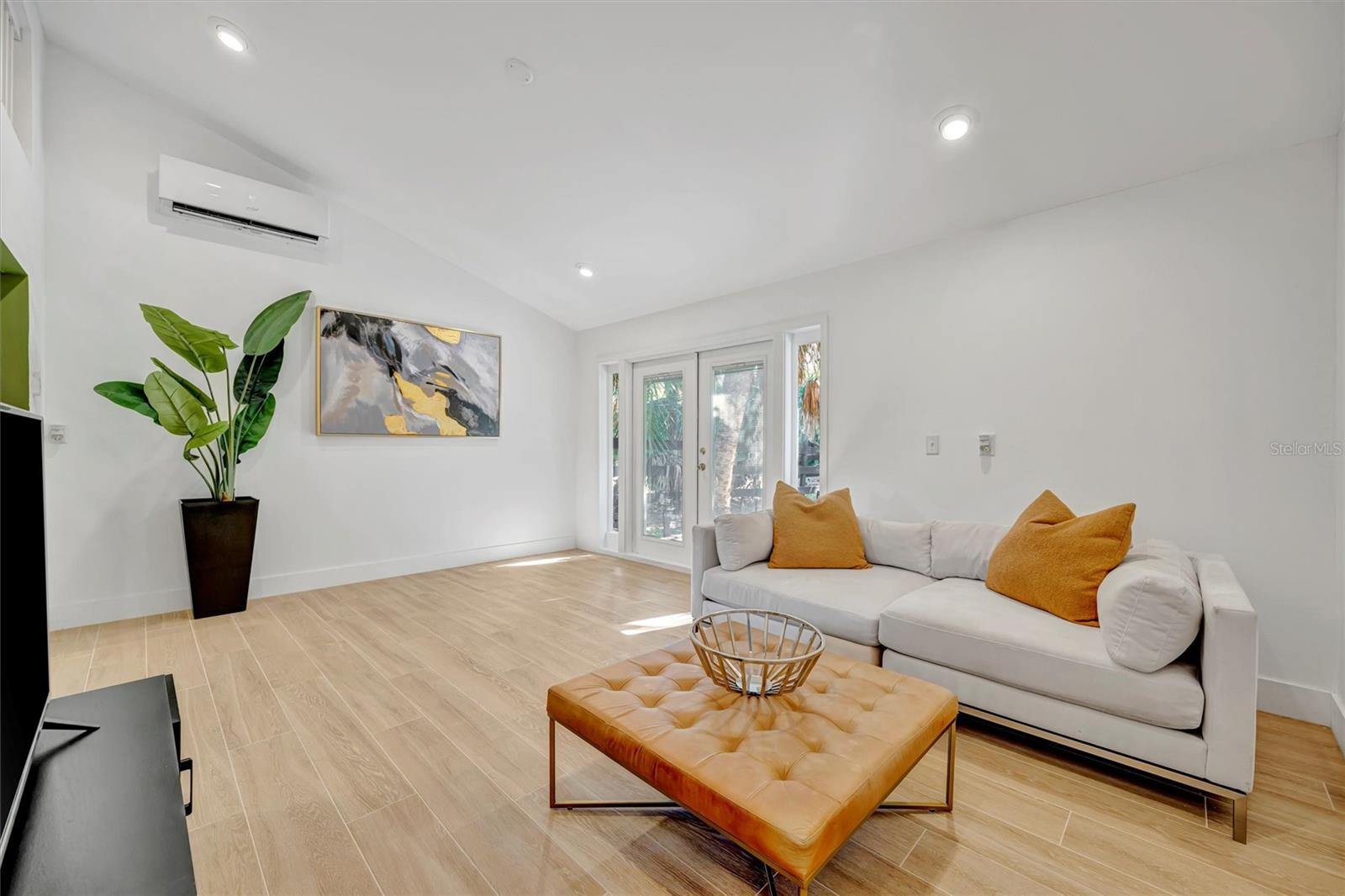 Image 67 of 99 For 403 Longbow Trail