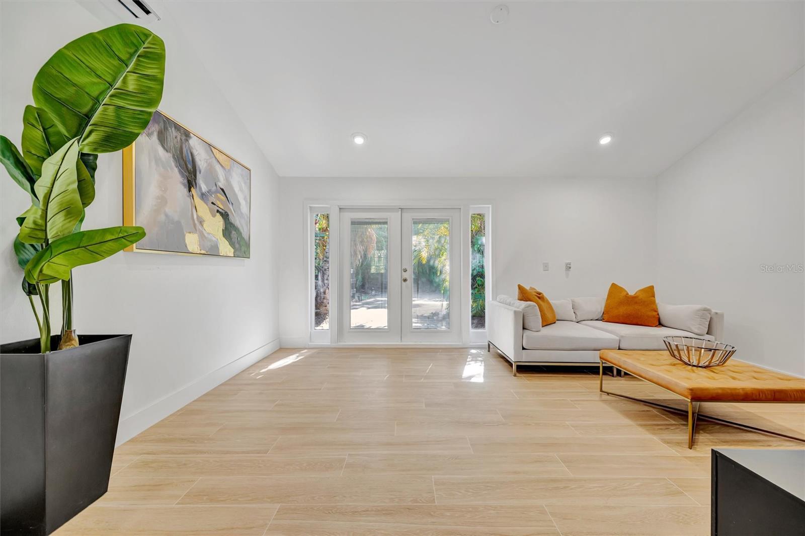 Image 68 of 99 For 403 Longbow Trail