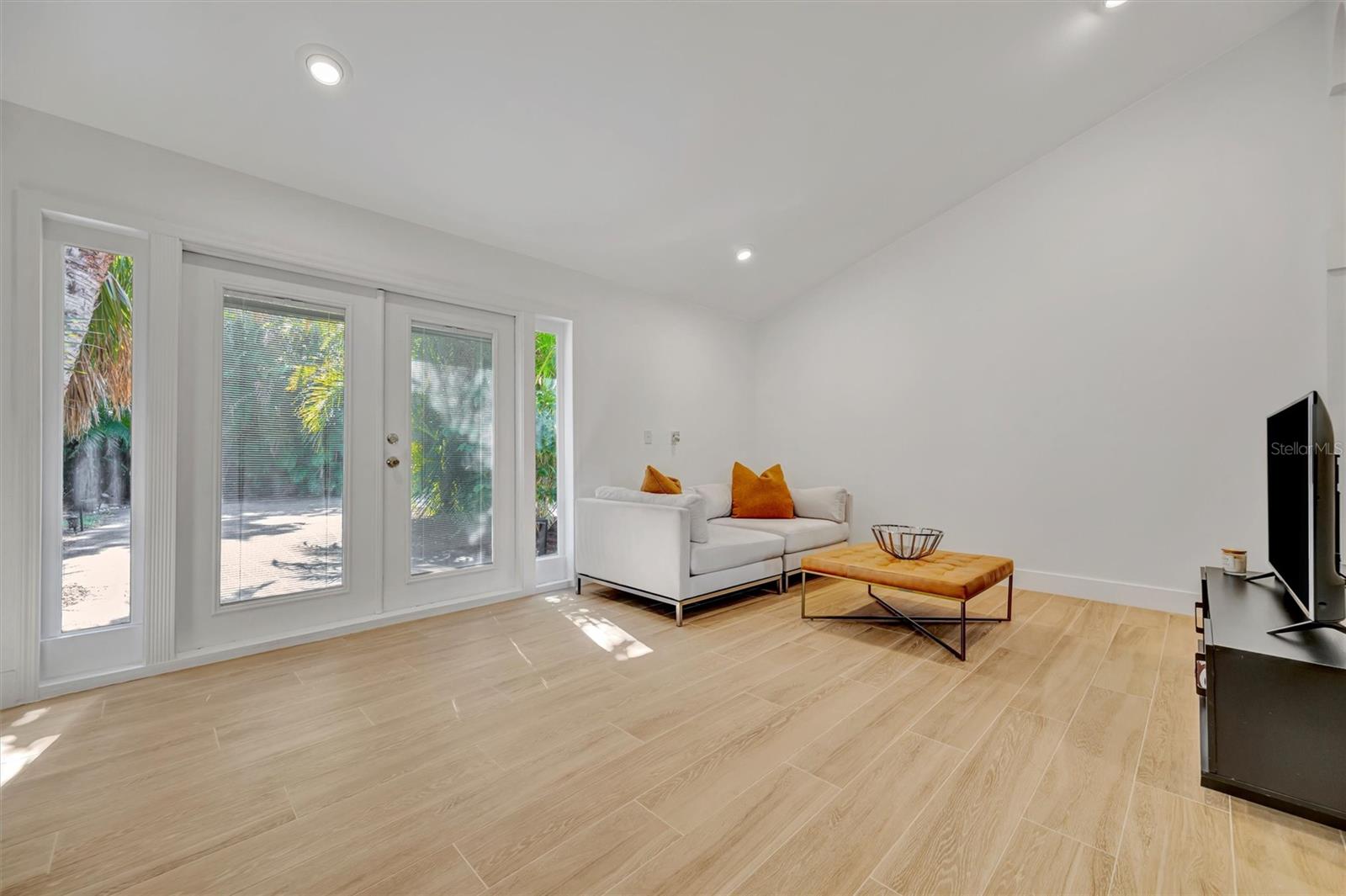 Image 69 of 99 For 403 Longbow Trail