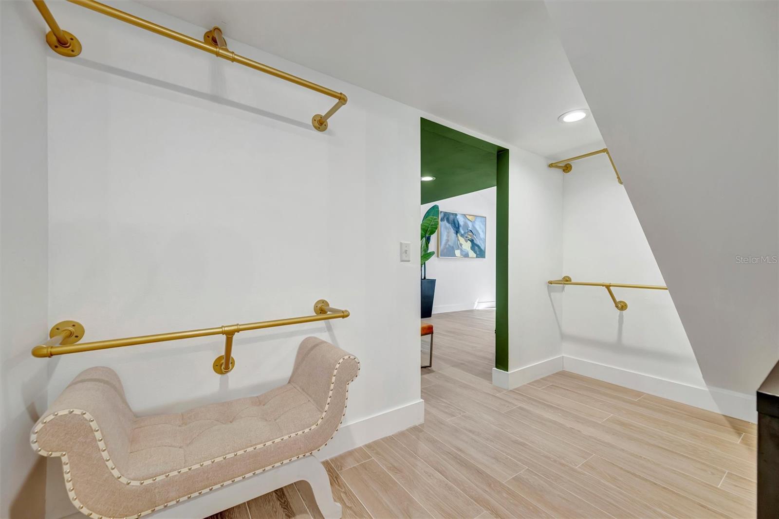 Image 74 of 99 For 403 Longbow Trail