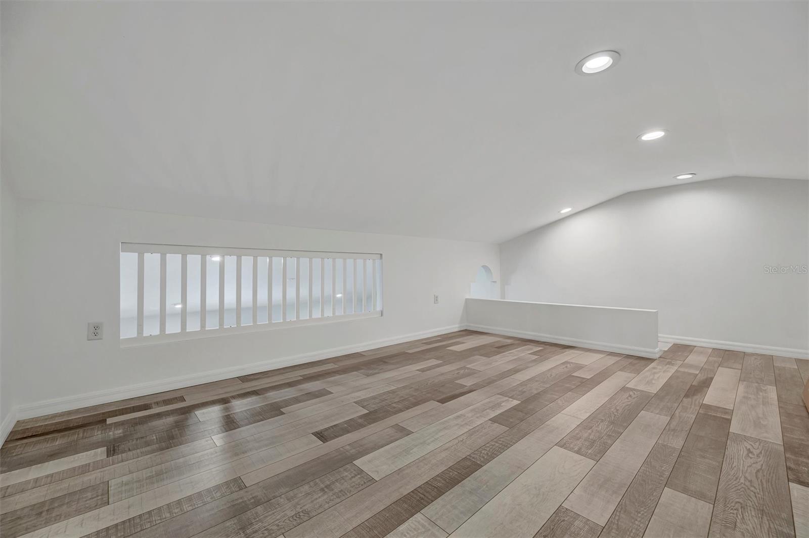 Image 79 of 99 For 403 Longbow Trail