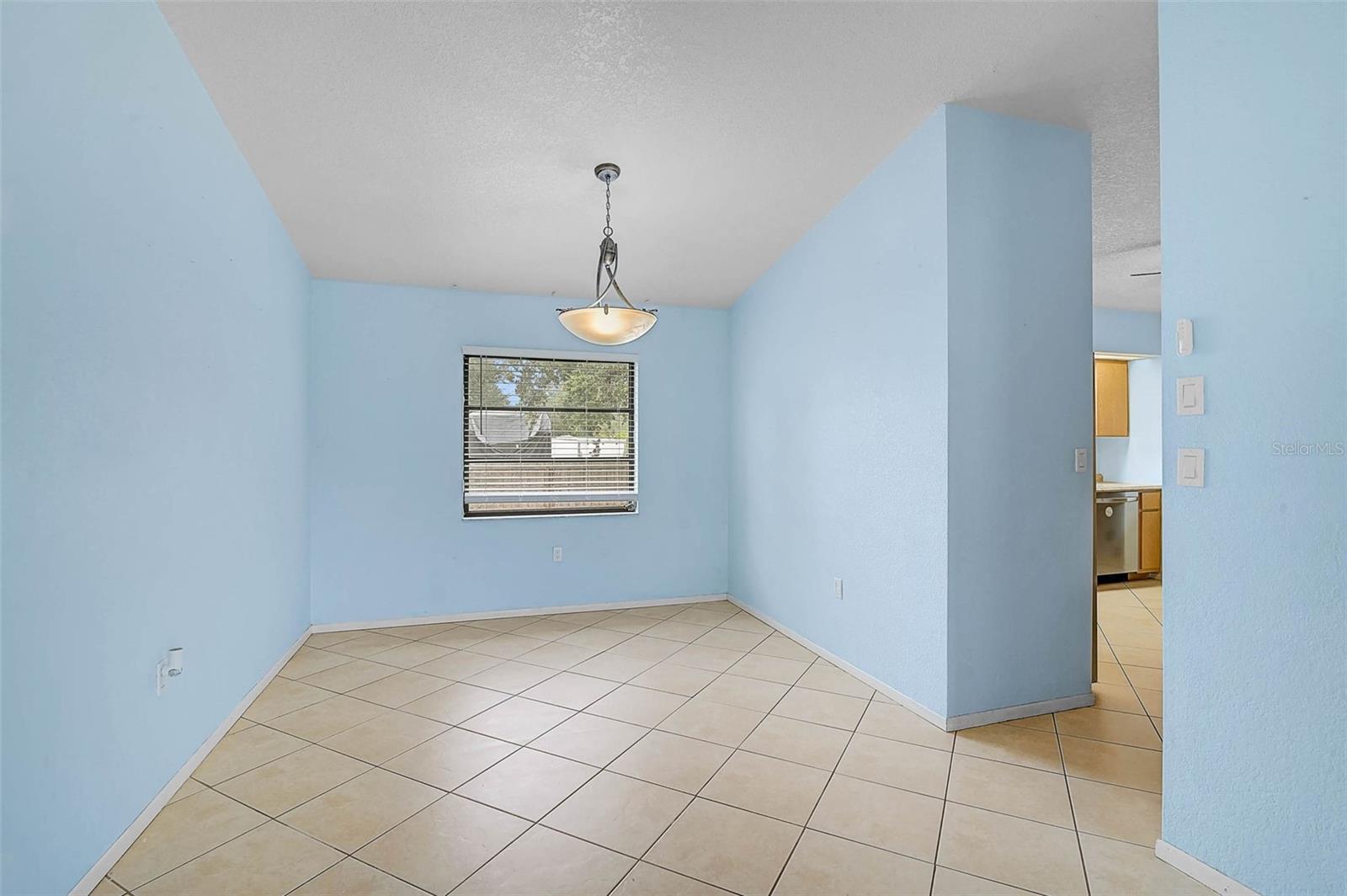 Image 10 of 31 For 1017 Waterside Street