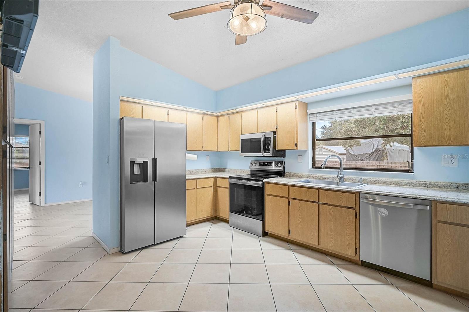 Image 14 of 31 For 1017 Waterside Street