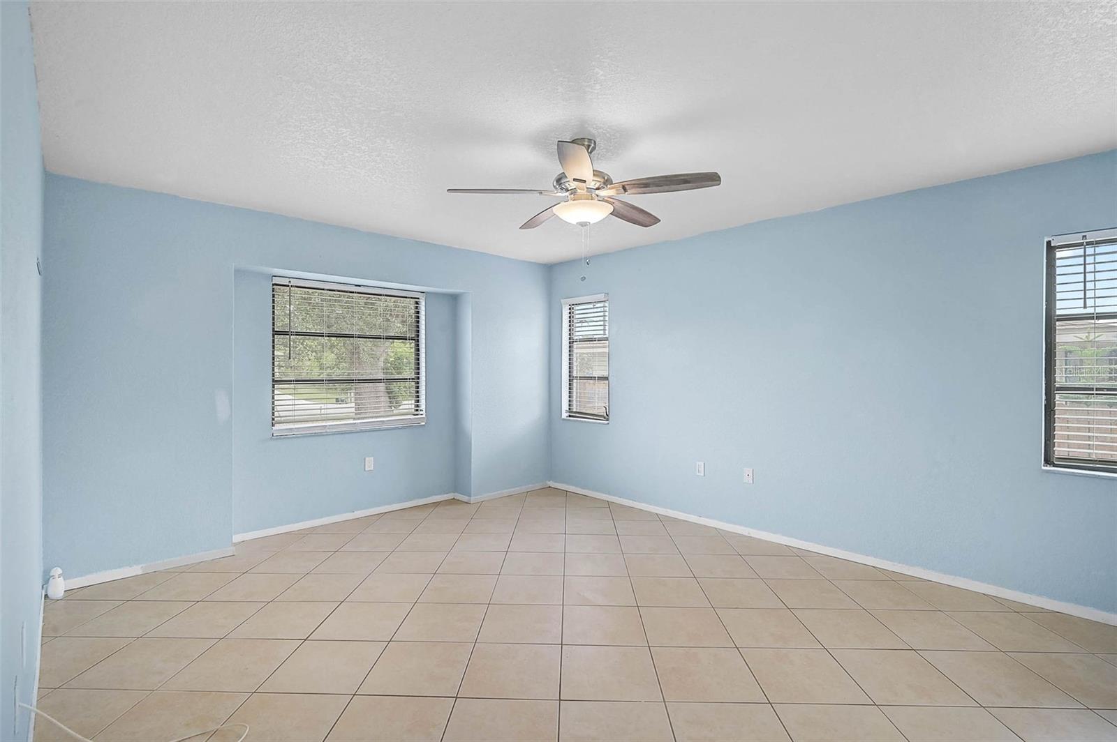 Image 21 of 31 For 1017 Waterside Street