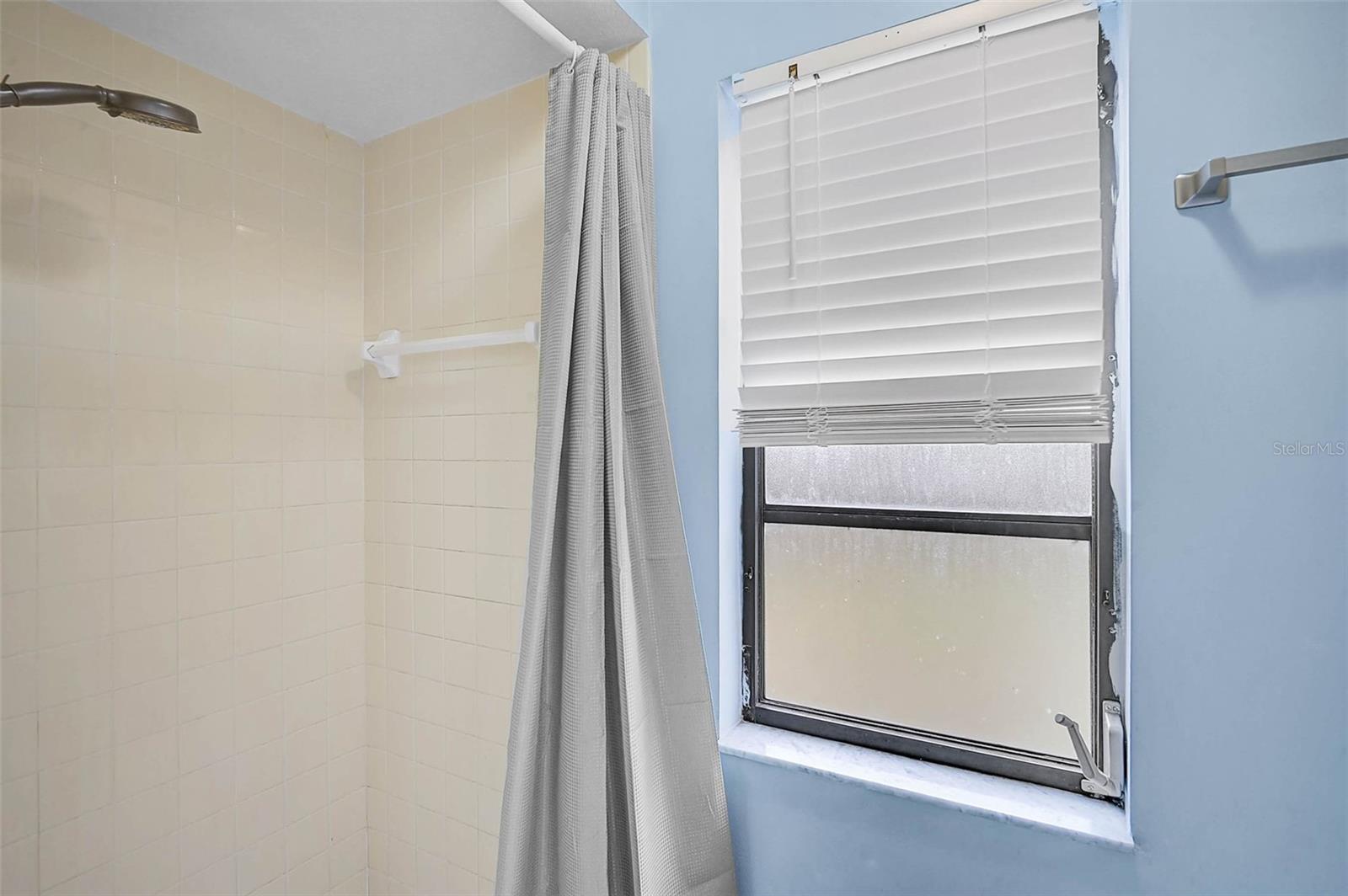 Image 24 of 31 For 1017 Waterside Street