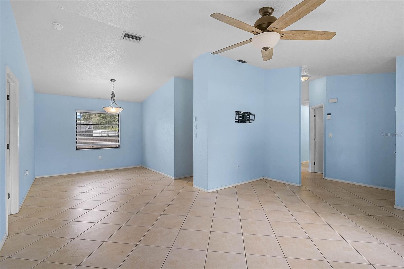 Image 7 of 31 For 1017 Waterside Street