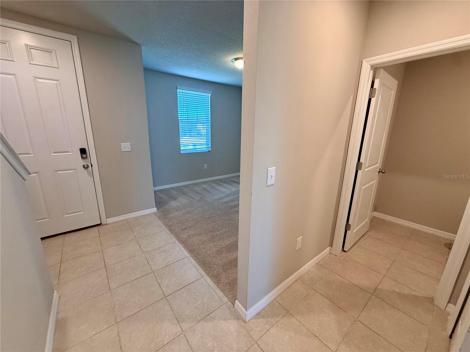 Image 17 of 41 For 10062 Daybreak Glen