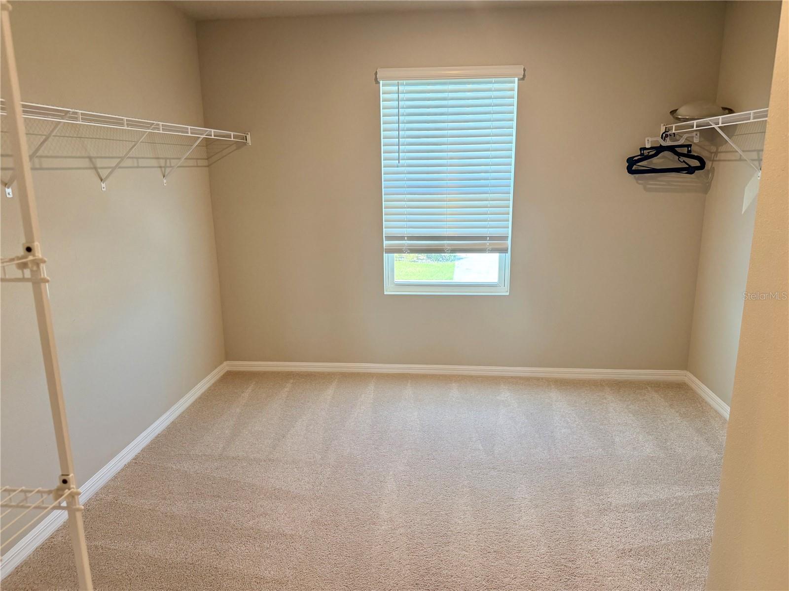 Image 25 of 41 For 10062 Daybreak Glen