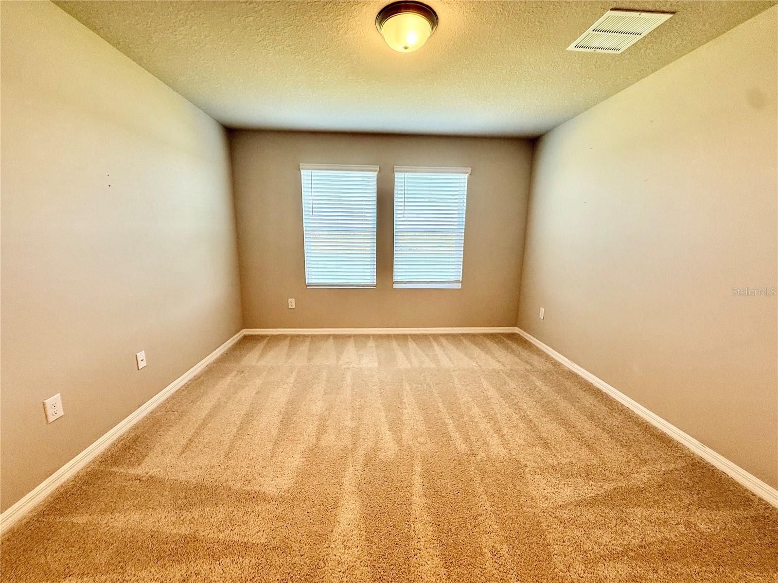 Image 32 of 41 For 10062 Daybreak Glen