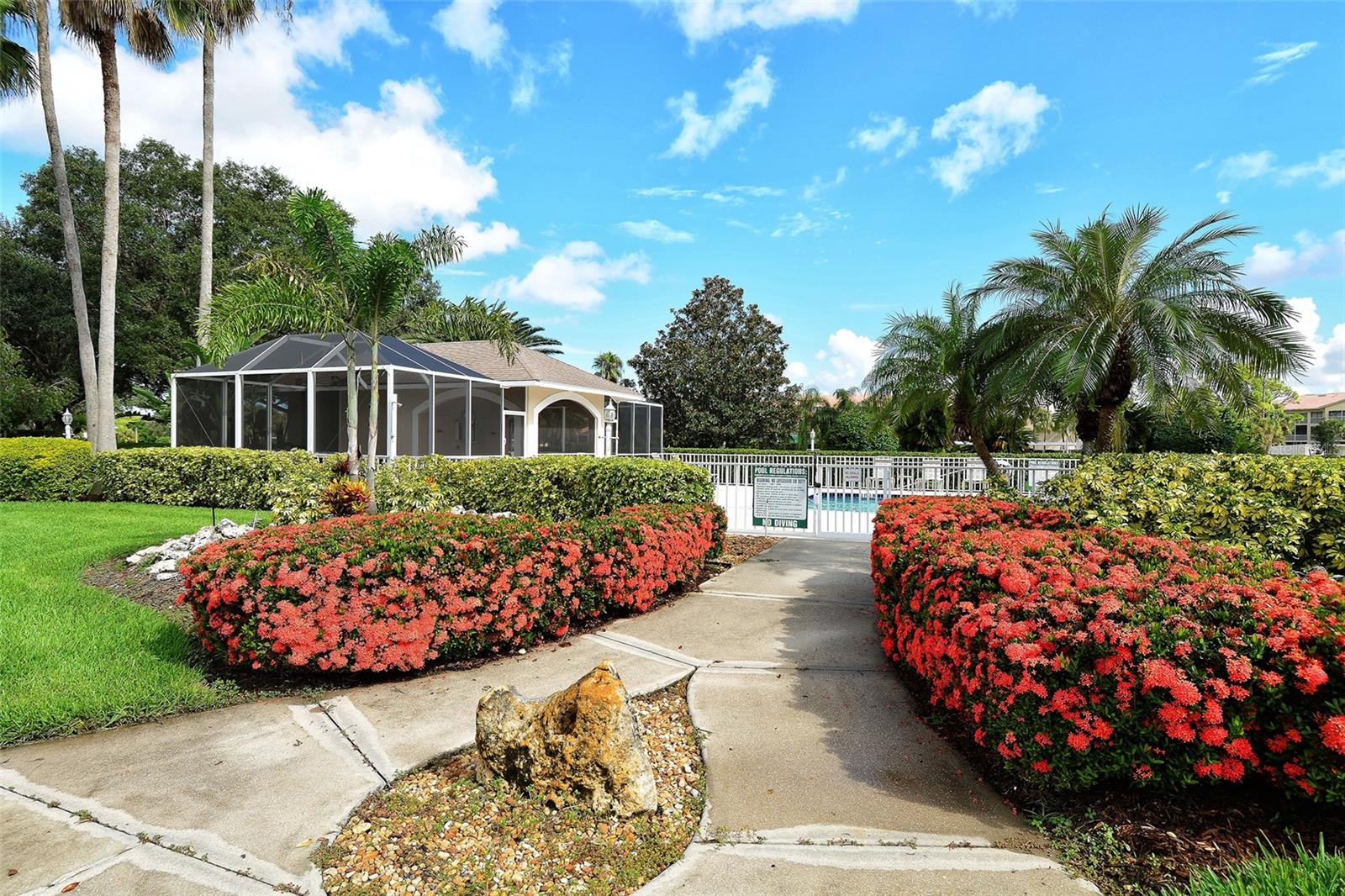 Image 39 of 77 For 9641 Castle Point Drive 1214