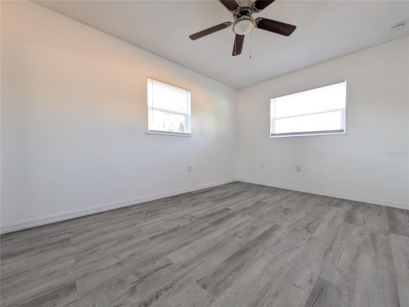 Image 15 of 23 For 5532 42nd Street E