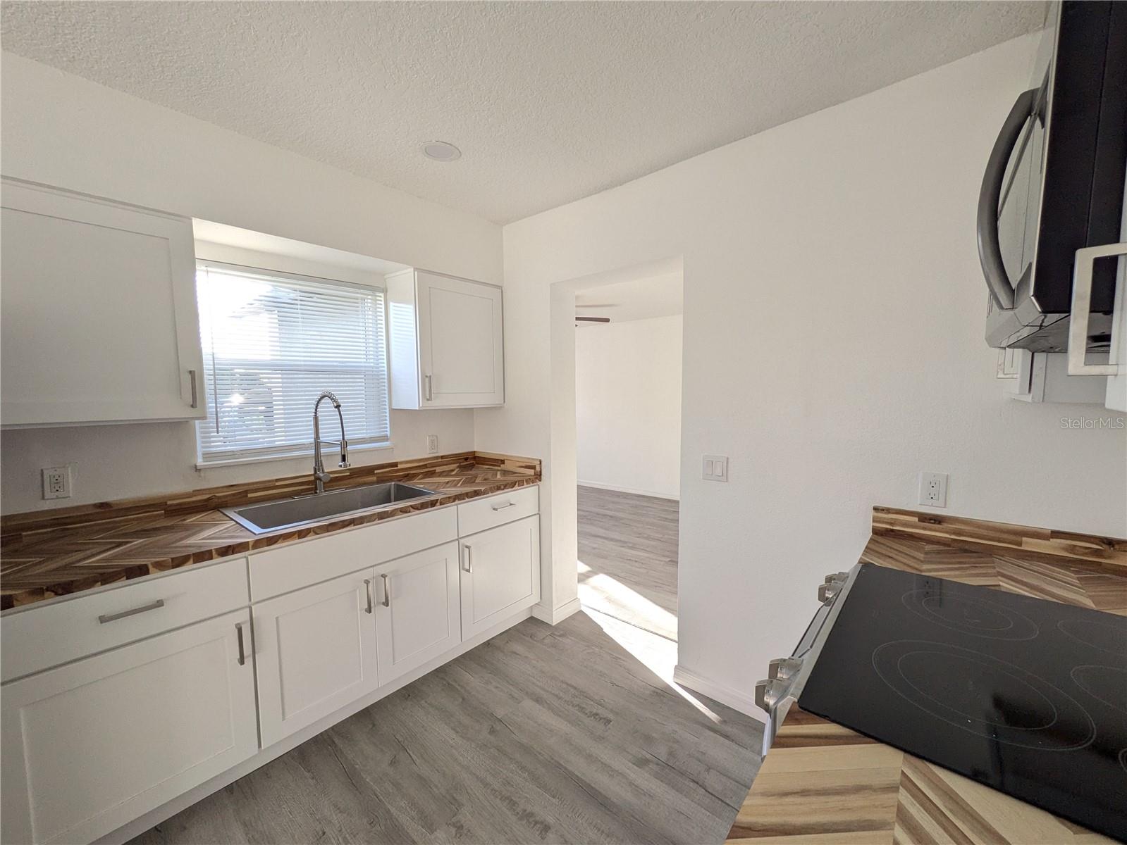 Image 4 of 23 For 5532 42nd Street E