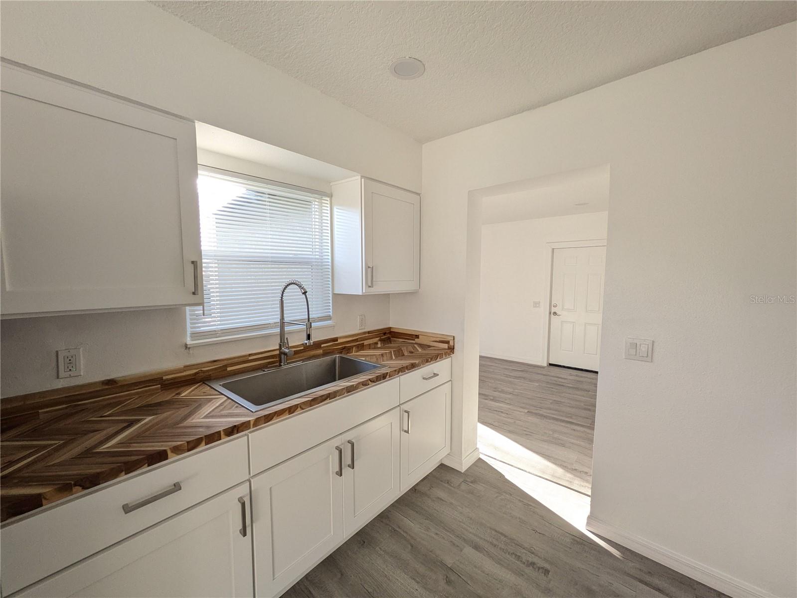 Image 5 of 23 For 5532 42nd Street E