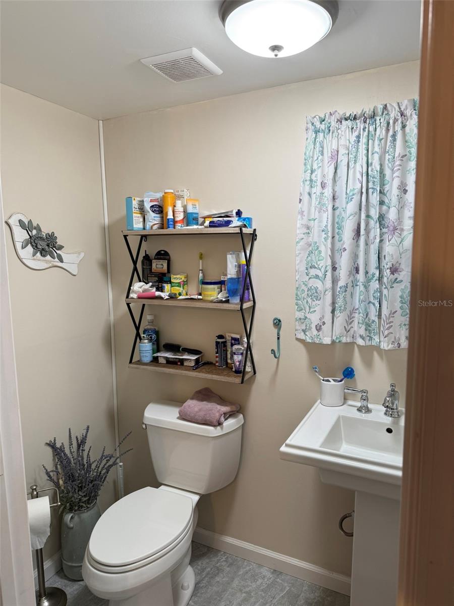 Image 11 of 43 For 1020 36th Street W