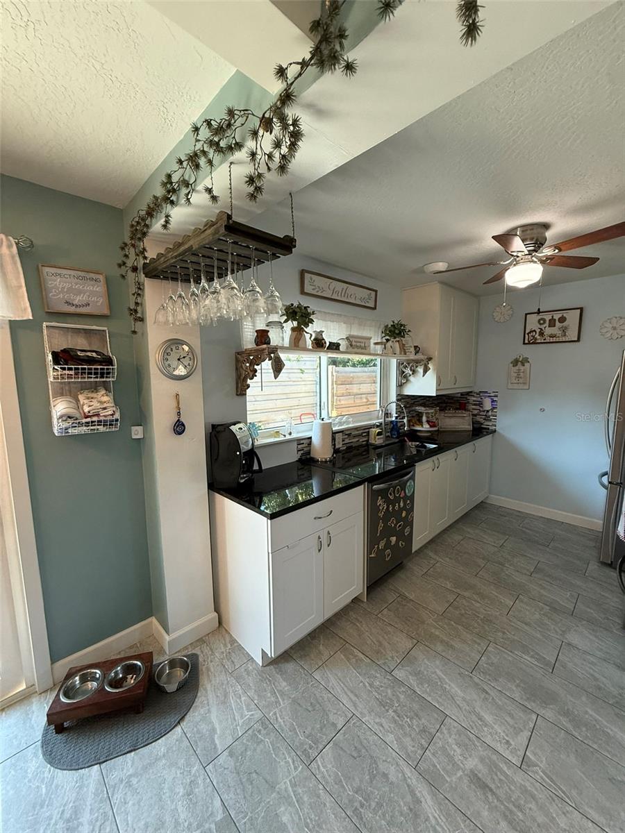 Image 19 of 43 For 1020 36th Street W