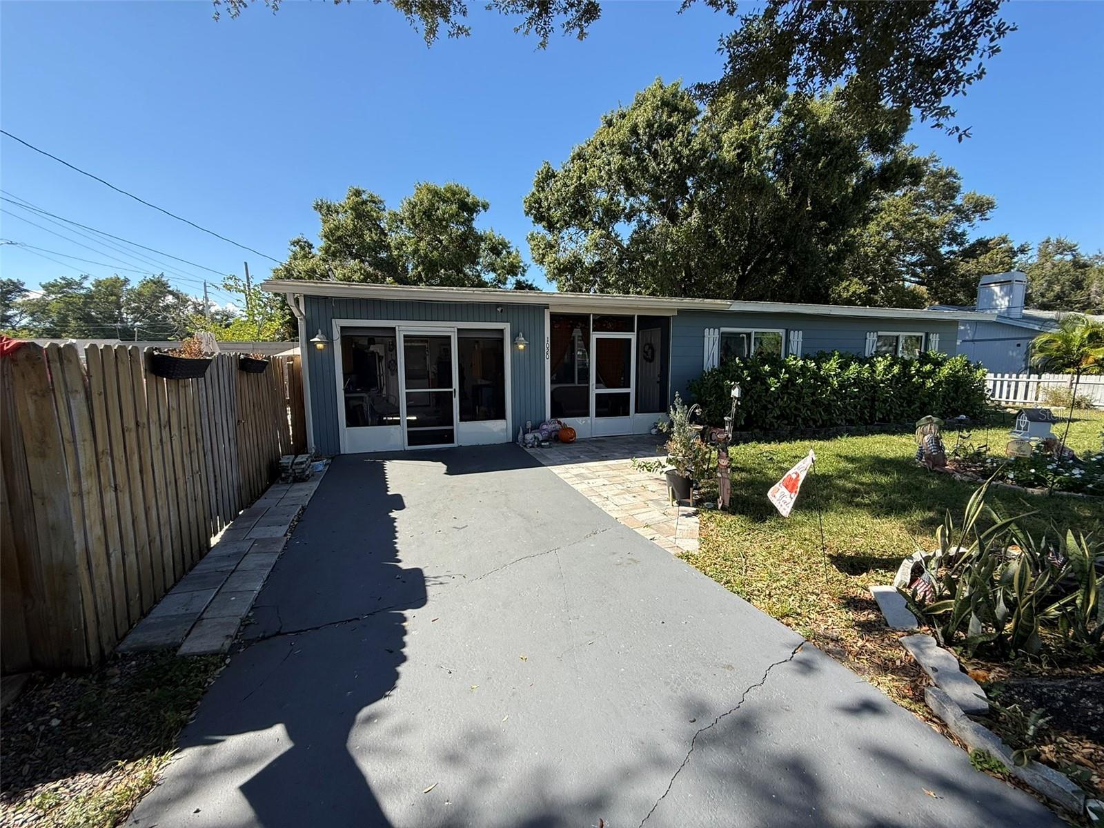 Image 3 of 43 For 1020 36th Street W