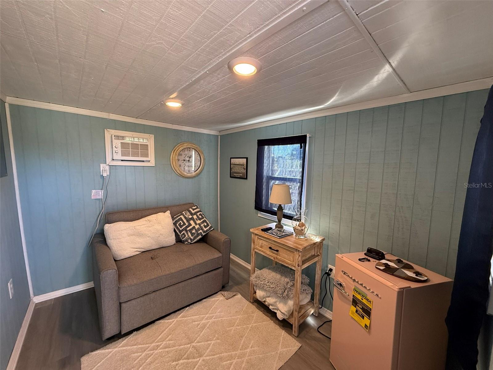 Image 32 of 43 For 1020 36th Street W