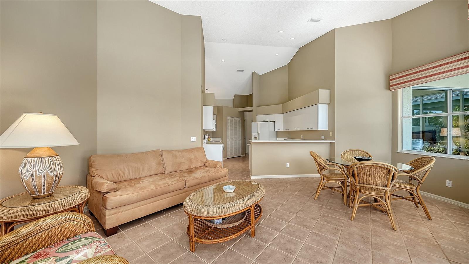 Image 11 of 41 For 4177 Westbourne Circle