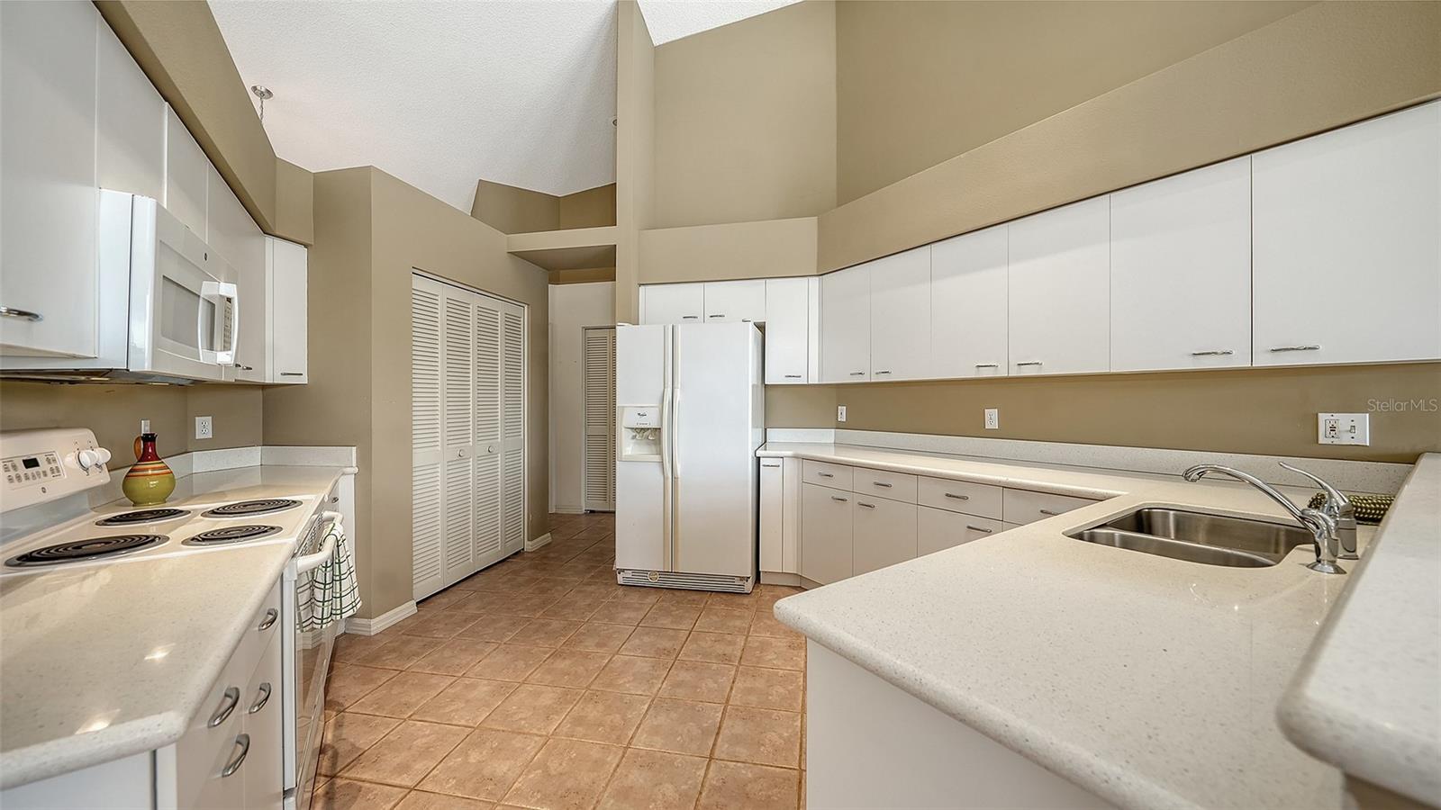 Image 14 of 41 For 4177 Westbourne Circle