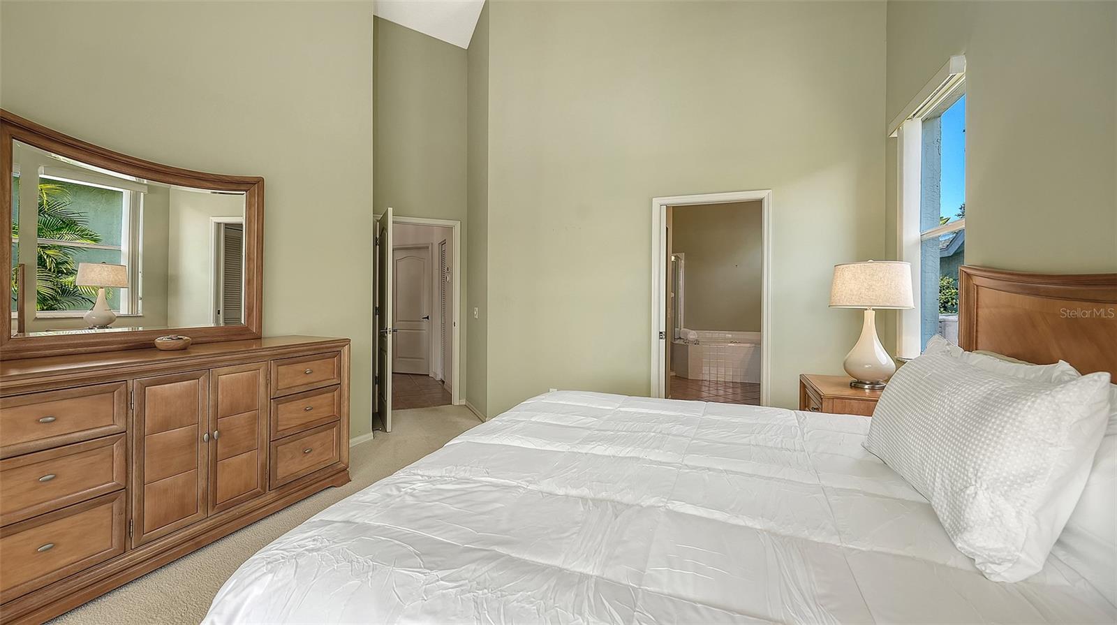 Image 18 of 41 For 4177 Westbourne Circle