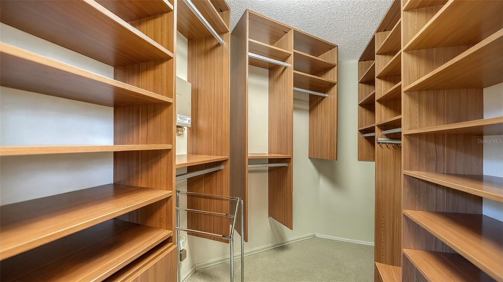 Image 22 of 41 For 4177 Westbourne Circle