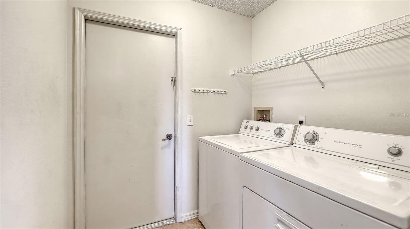 Image 28 of 41 For 4177 Westbourne Circle