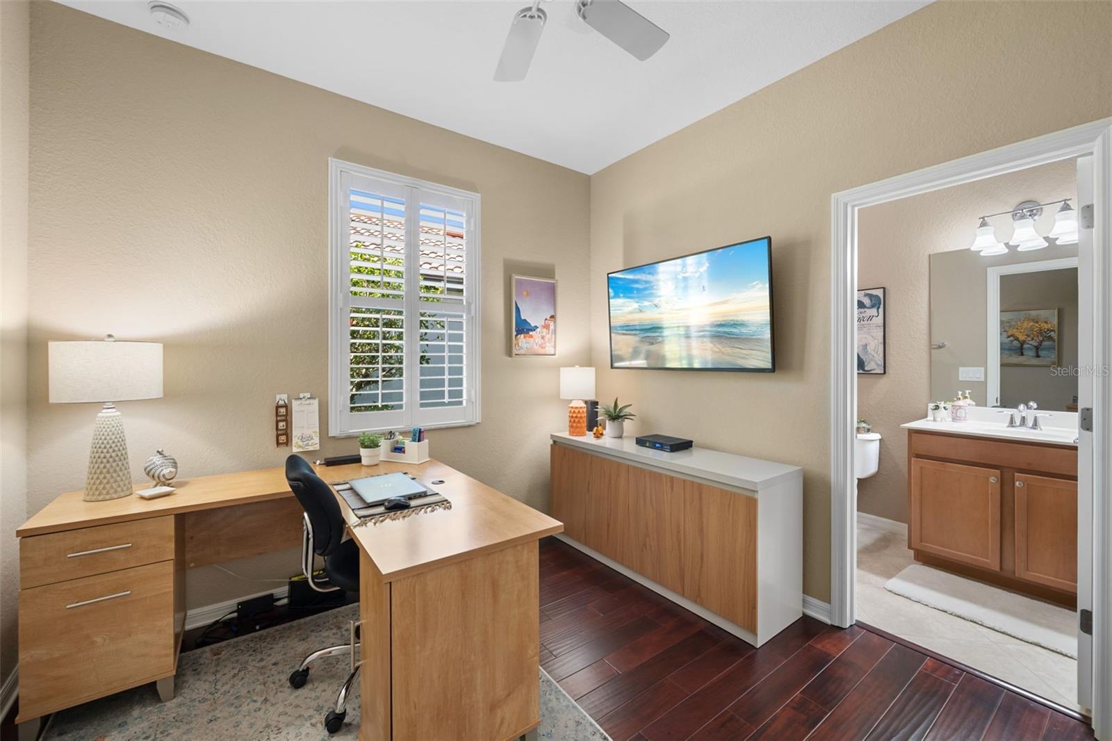 Image 21 of 54 For 7027 Quiet Creek Drive