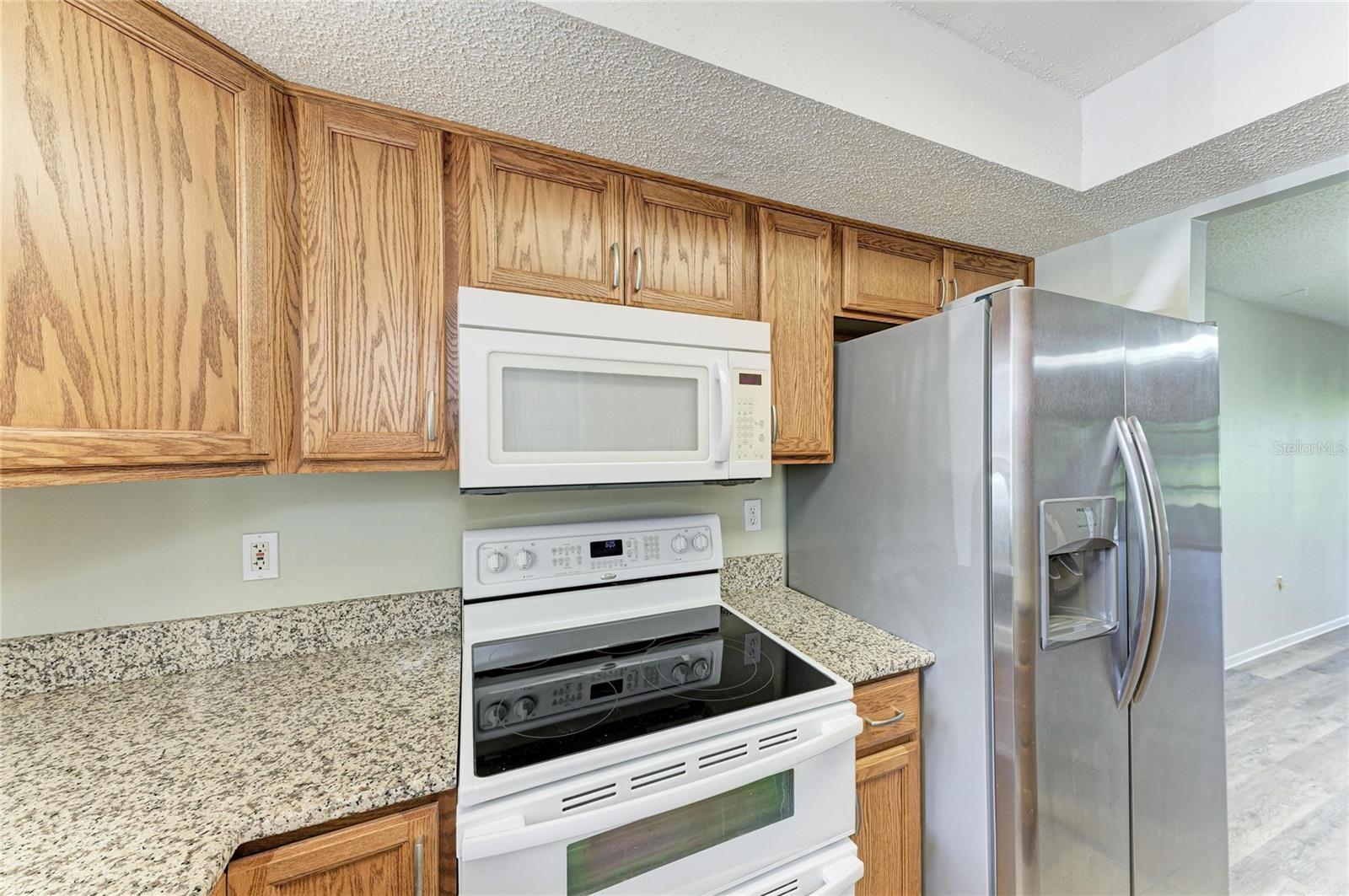 Image 10 of 37 For 3531 Lake Bayshore Drive J106