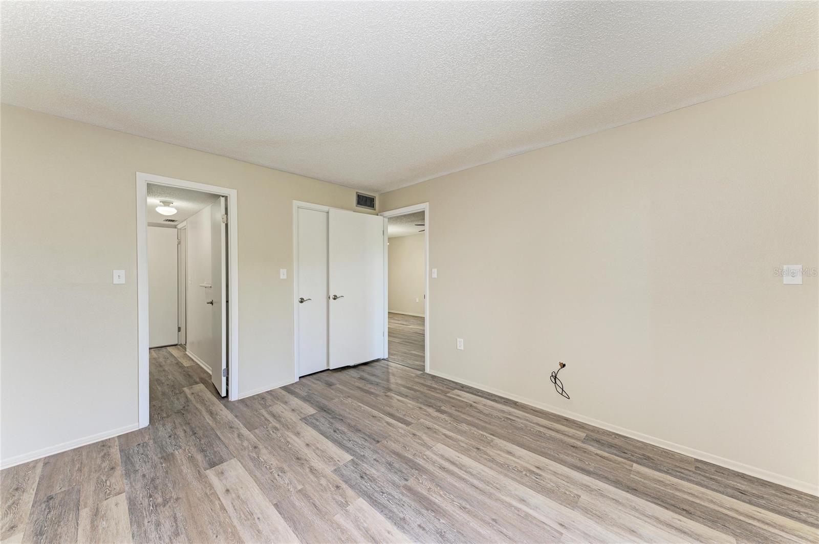 Image 15 of 37 For 3531 Lake Bayshore Drive J106