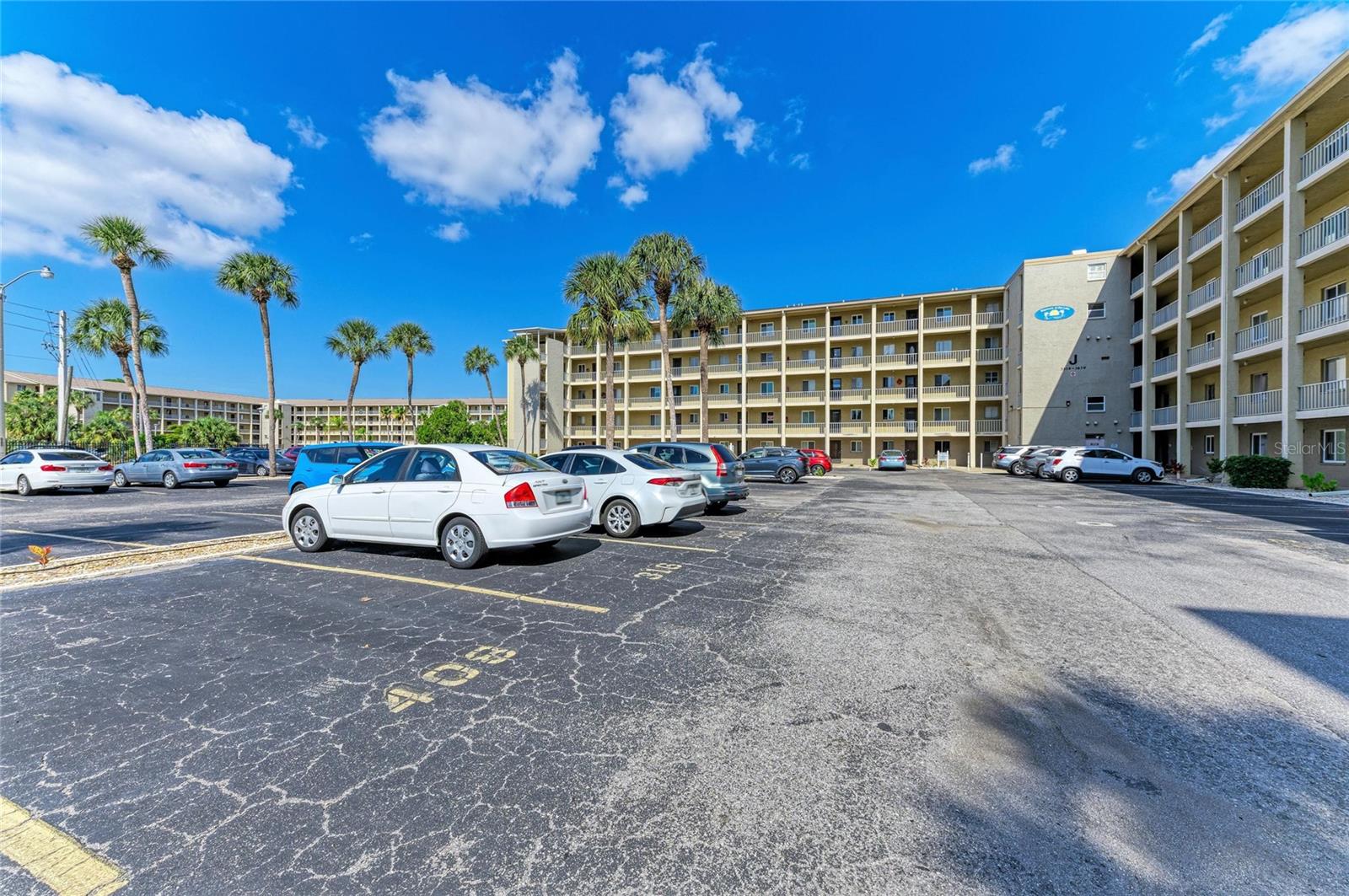 Image 29 of 37 For 3531 Lake Bayshore Drive J106