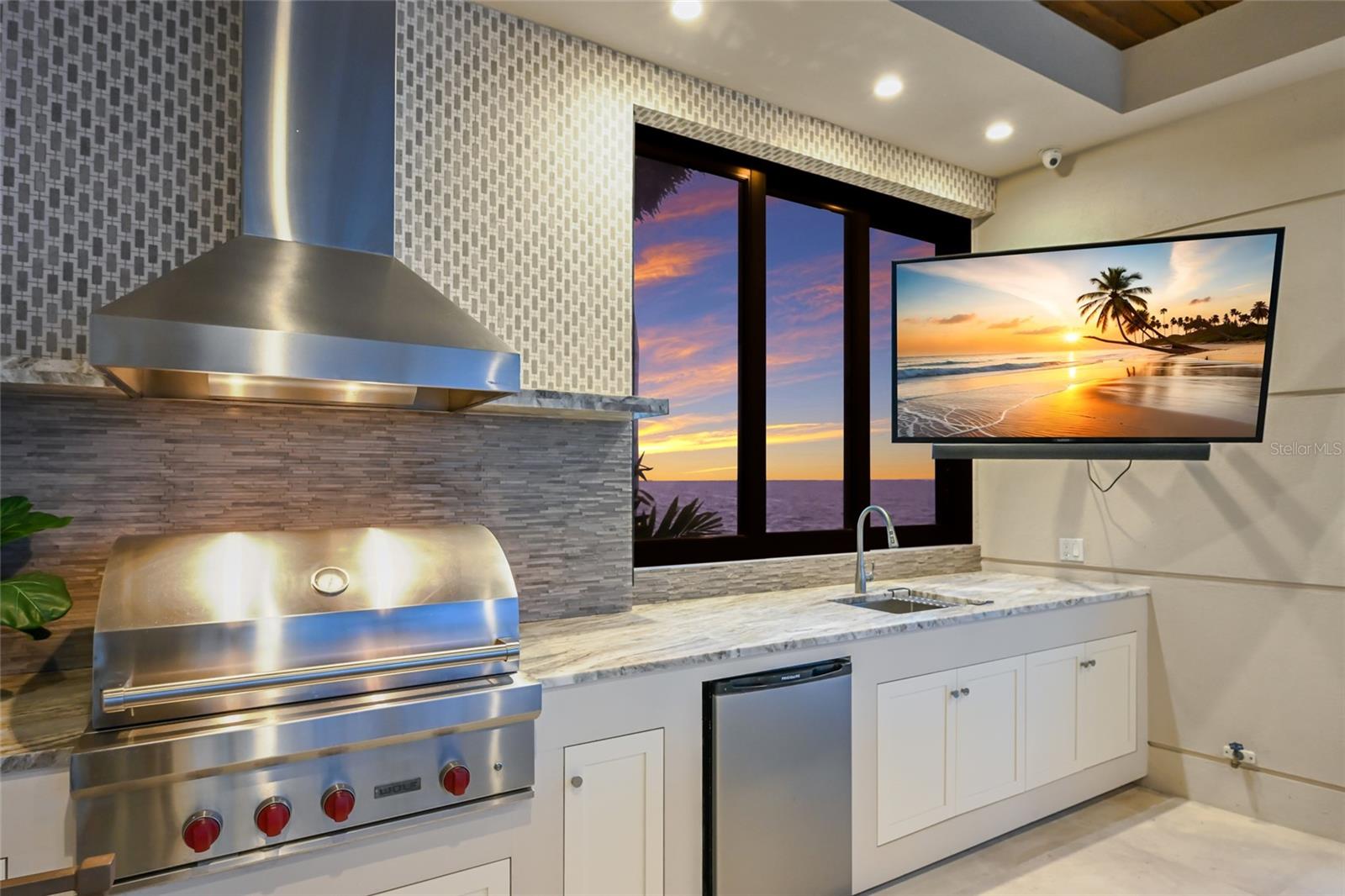 Listing photo id 12 for 600 Wedge Lane