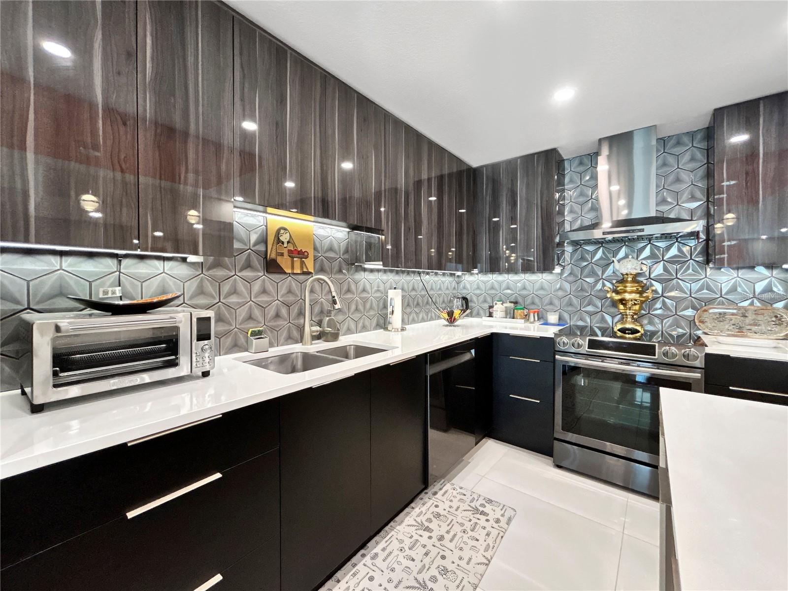 Image 8 of 26 For 101 S Gulfstream Ave  9c