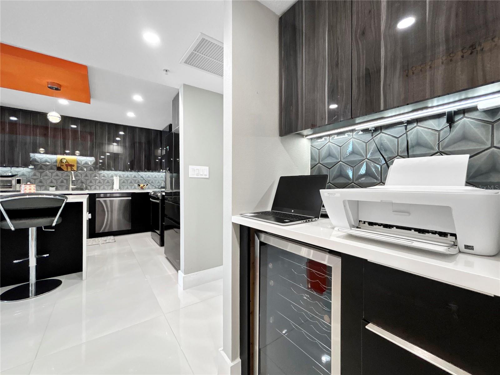 Image 9 of 26 For 101 S Gulfstream Ave  9c