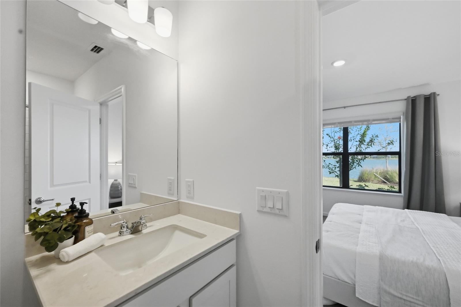 Image 16 of 90 For 6516 Silverstar Drive