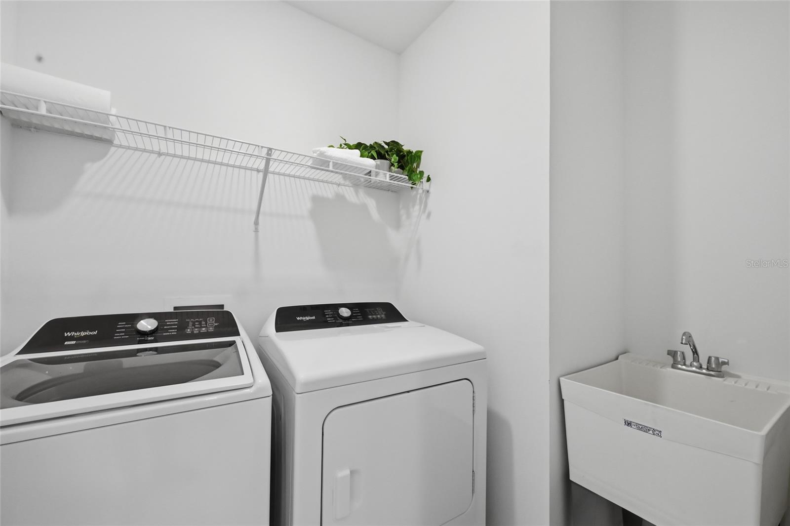 Image 23 of 90 For 6516 Silverstar Drive