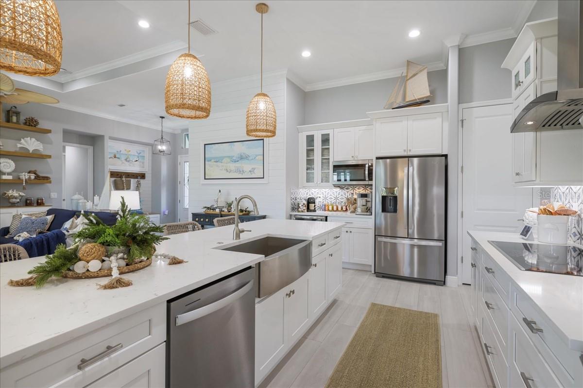 Image 16 of 53 For 255 Rotonda Boulevard S