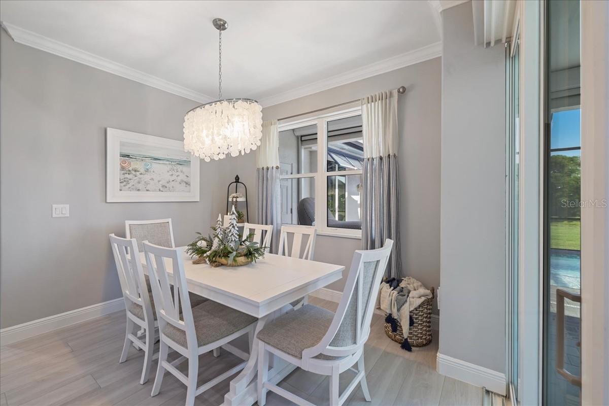 Image 19 of 53 For 255 Rotonda Boulevard S