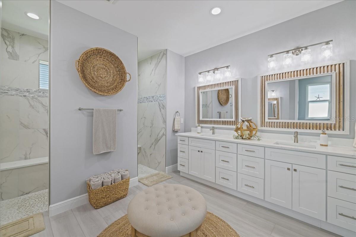 Image 25 of 53 For 255 Rotonda Boulevard S