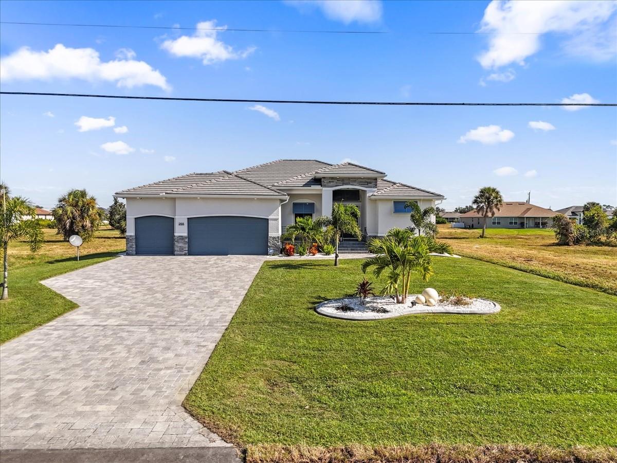 Image 4 of 53 For 255 Rotonda Boulevard S