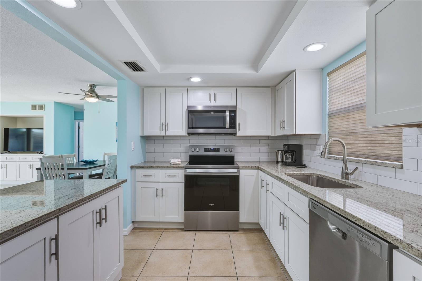 Image 11 of 28 For 6150 Midnight Pass Road 26