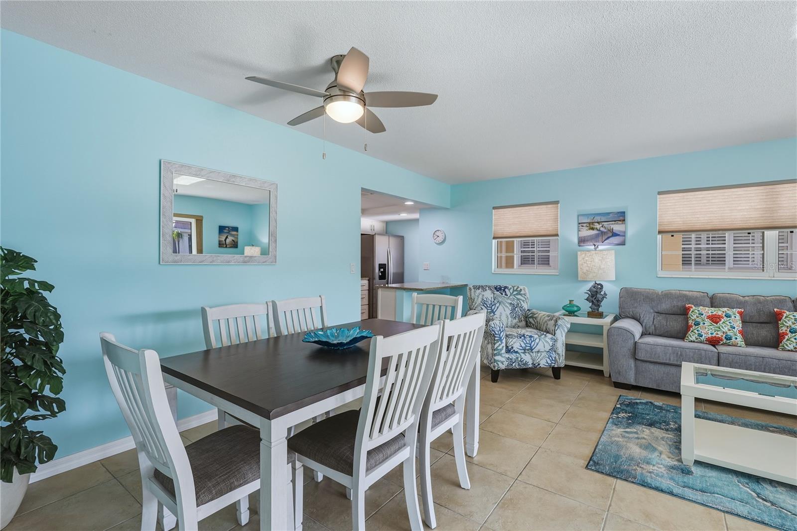 Image 14 of 28 For 6150 Midnight Pass Road 26