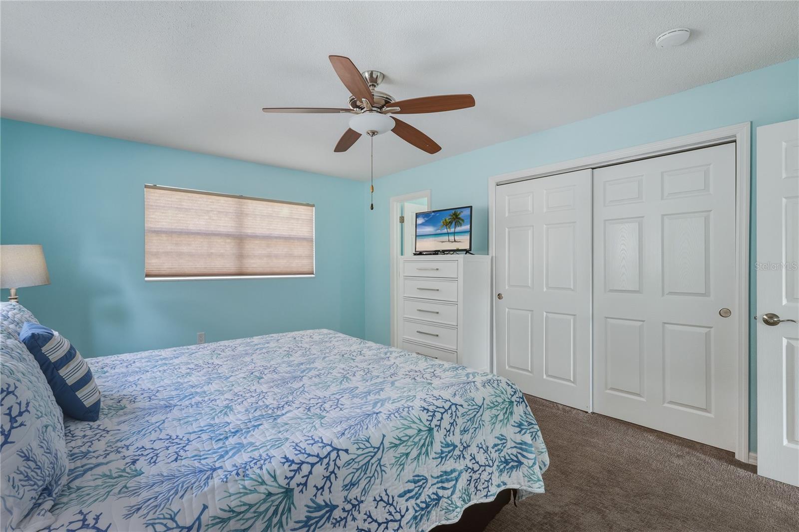 Image 16 of 28 For 6150 Midnight Pass Road 26