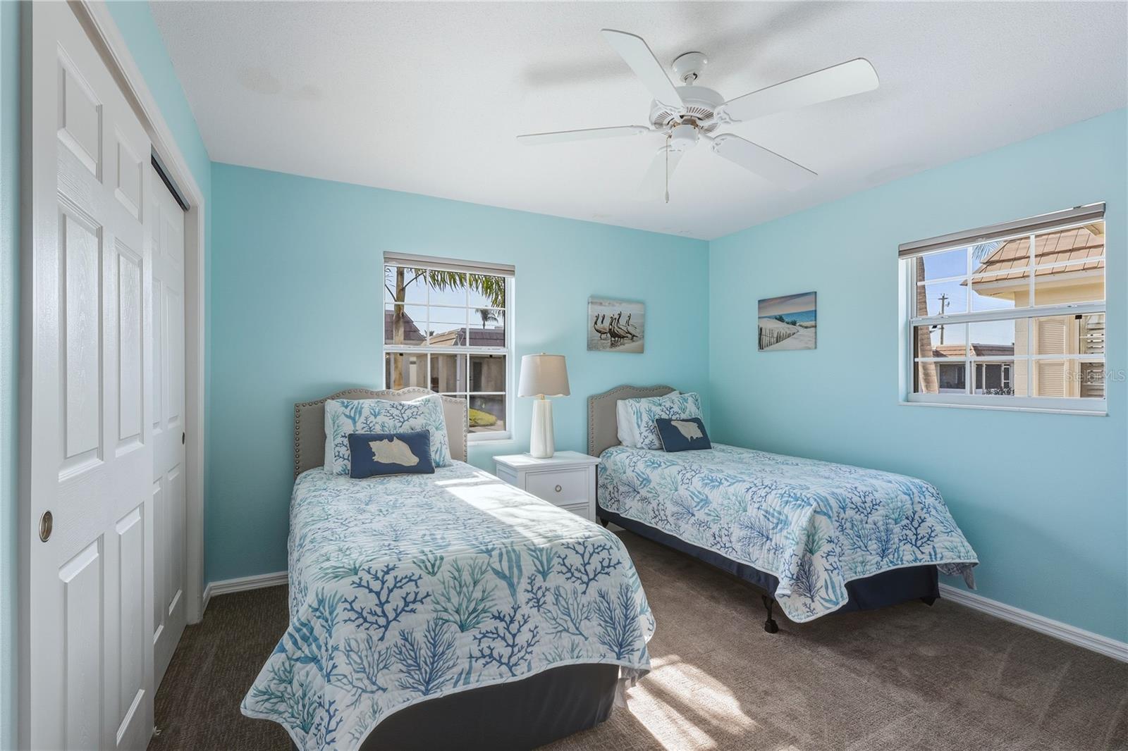 Image 20 of 28 For 6150 Midnight Pass Road 26